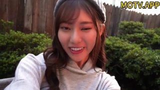 年轻小伙家里约炮单位的美女同事还是一个无毛B骚的很干起来太爽了完美露脸